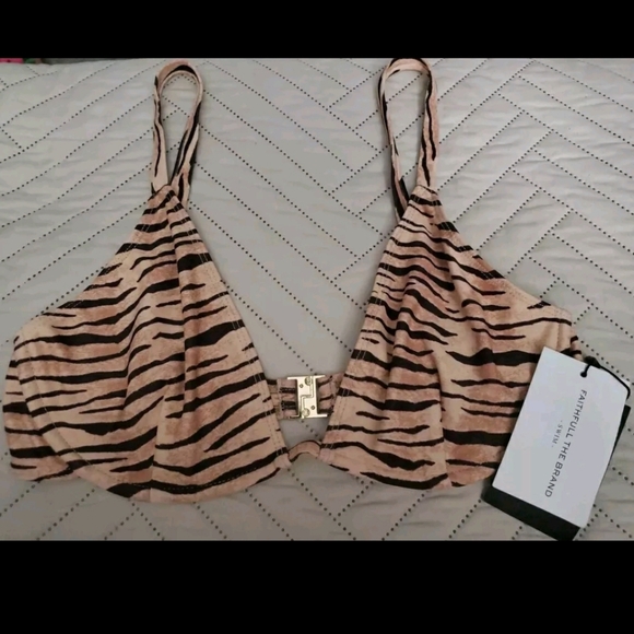 Faithfull The Brand Lavande Bikini Top Underwire Wyldie Animal Print NWT - Picture 6 of 8
